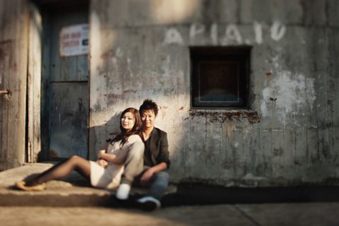 Playing with the light at Cockatoo Island engagement session